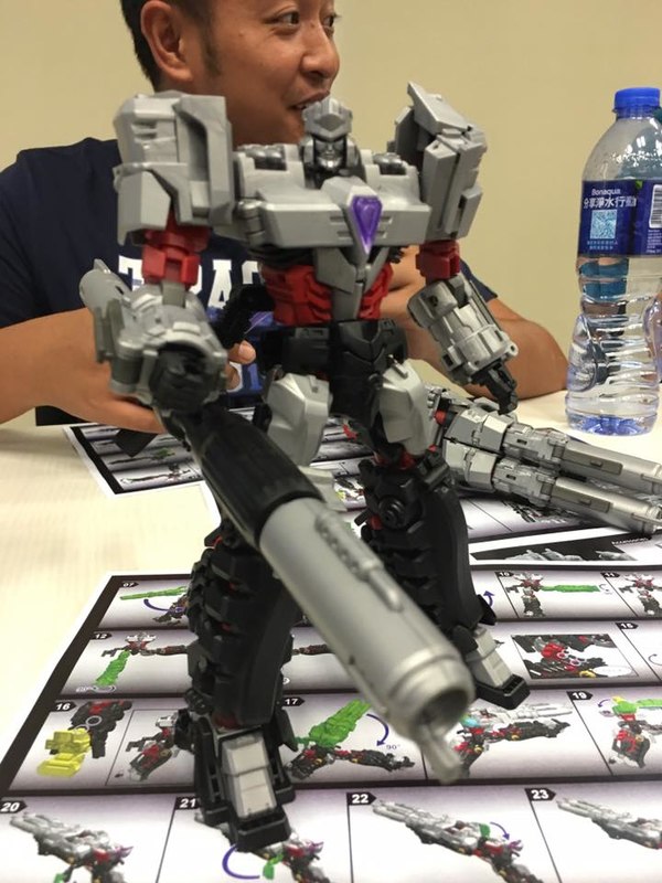 New Pictures Of Maketoys Unofficial MP ReMaster Megatron Despotron, Cross Dimension And More 06 (6 of 40)